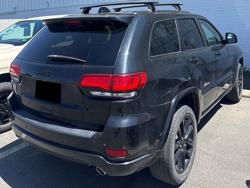 Used 2020 Jeep Grand Cherokee Altitude AWD/4WD image 5