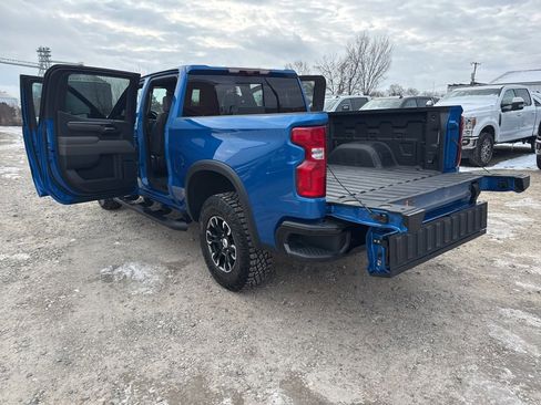 Used 2022 Chevrolet Silverado 1500 ZR2 w/ Technology Package image 34
