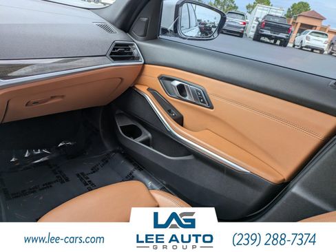 Used 2021 BMW 330i Sedan w/ M Sport Package RWD image 12