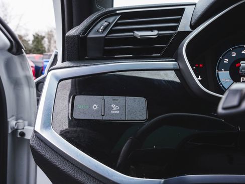 Used 2023 Audi Q3 2.0T Premium w/ Convenience Package image 19