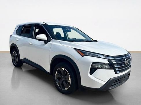 Used 2024 Nissan Rogue SV FWD image 1