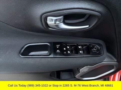 Used 2021 Jeep Renegade Latitude image 28