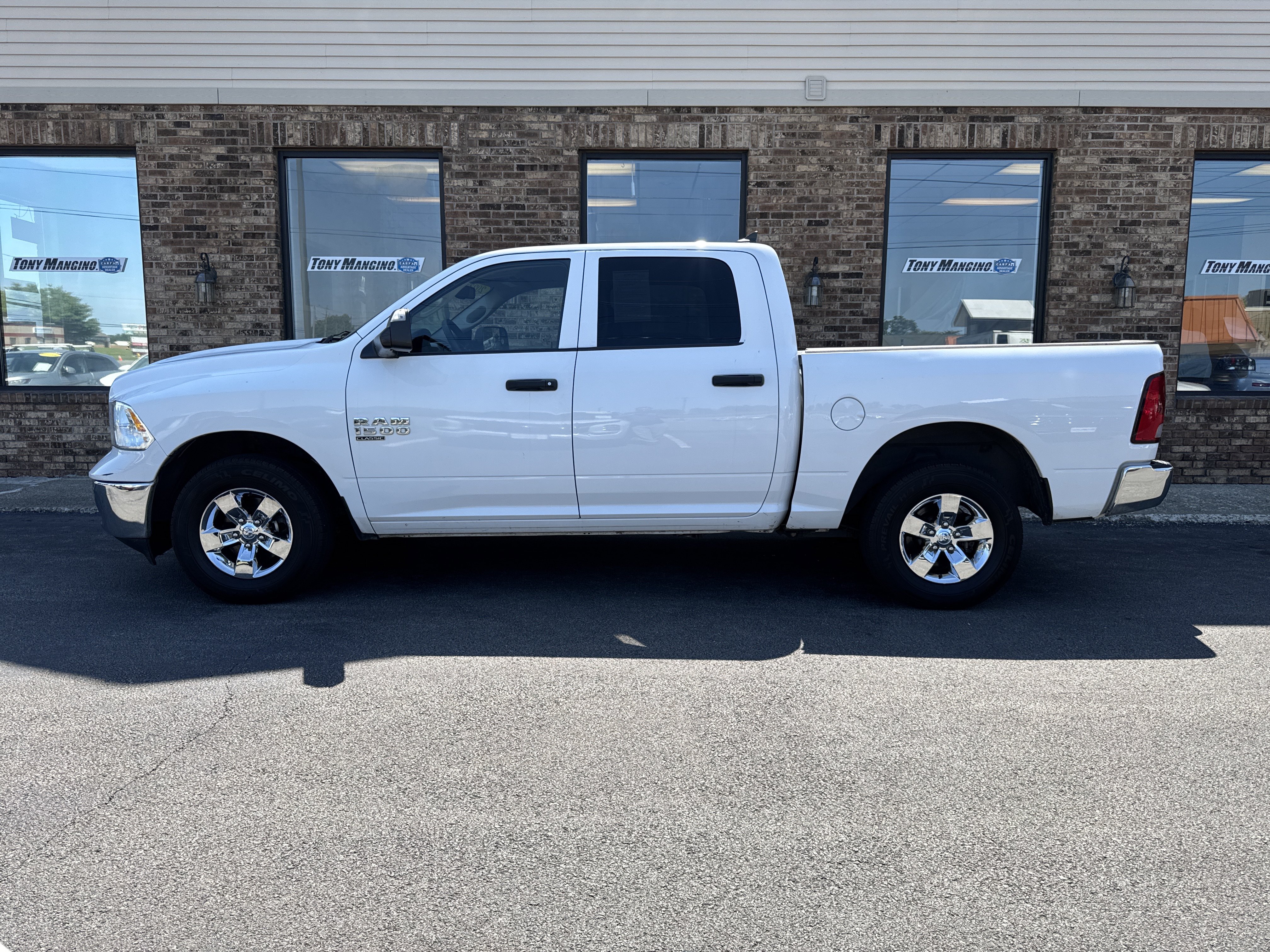 Used 2023 RAM 1500 Classic SLT w/ Trailer & Traction Group AWD/4WD image 2
