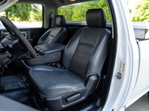 Used 2017 RAM 2500 Tradesman w/ Power & Remote Entry Group RWD image 28