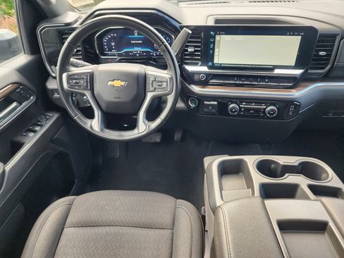 Used 2024 Chevrolet Silverado 2500 LT image 21