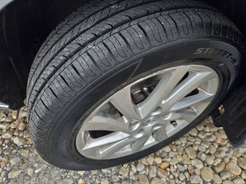 Used 2012 MAZDA MAZDA5 Sport FWD image 8