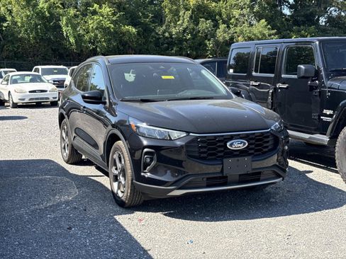 Used 2025 Ford Escape ST-Line Select AWD/4WD image 3
