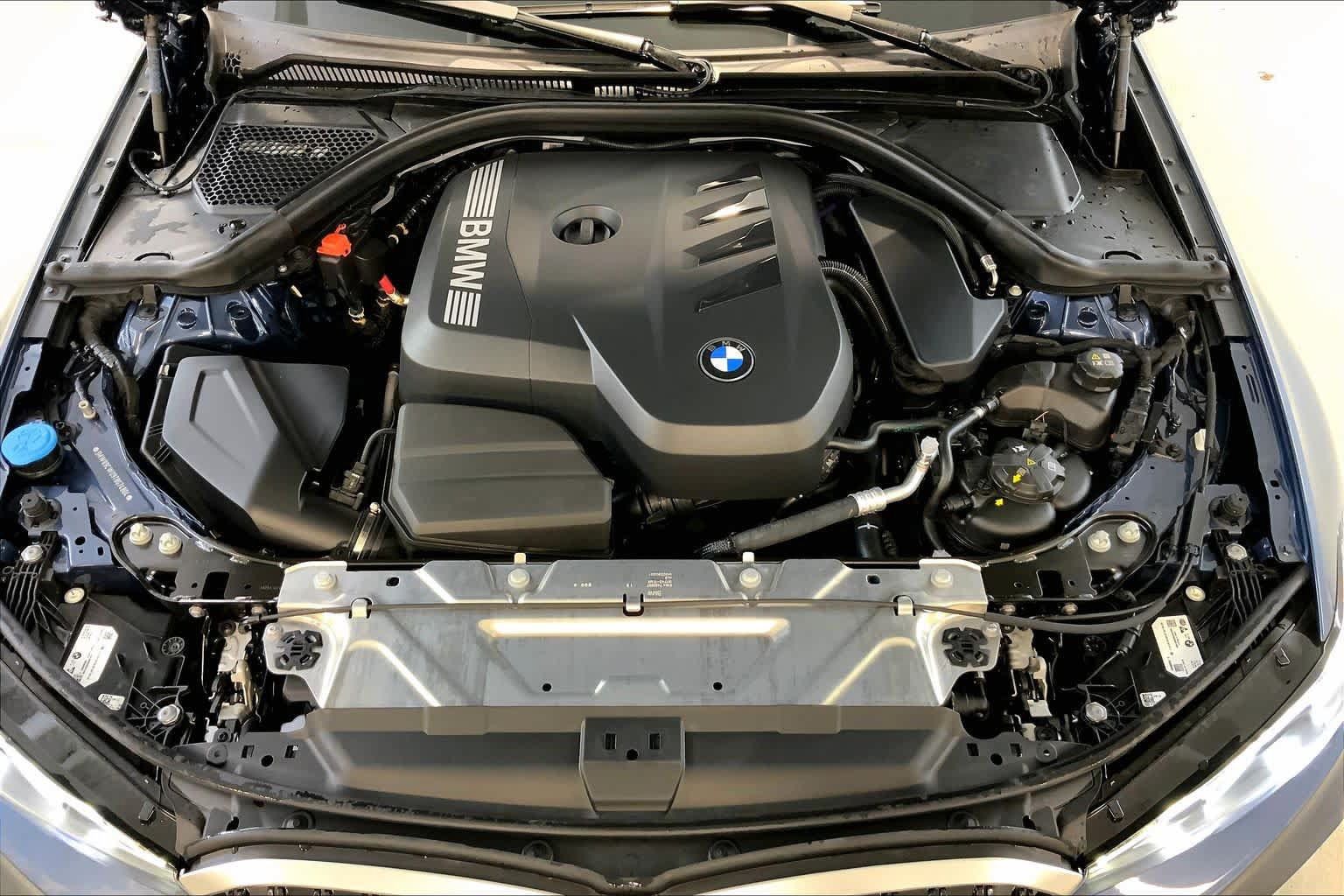 New 2026 BMW 330i xDrive Sedan w/ Premium Package AWD/4WD image 16