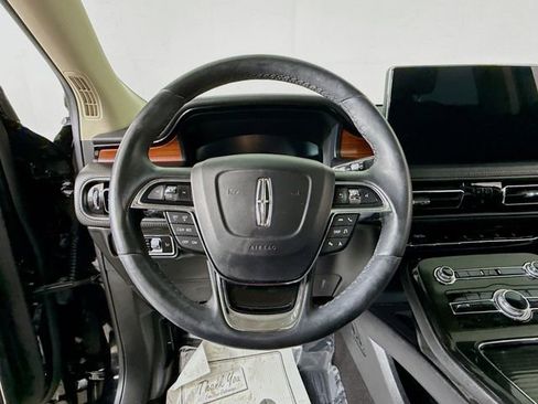 Used 2023 Lincoln Nautilus Reserve image 11