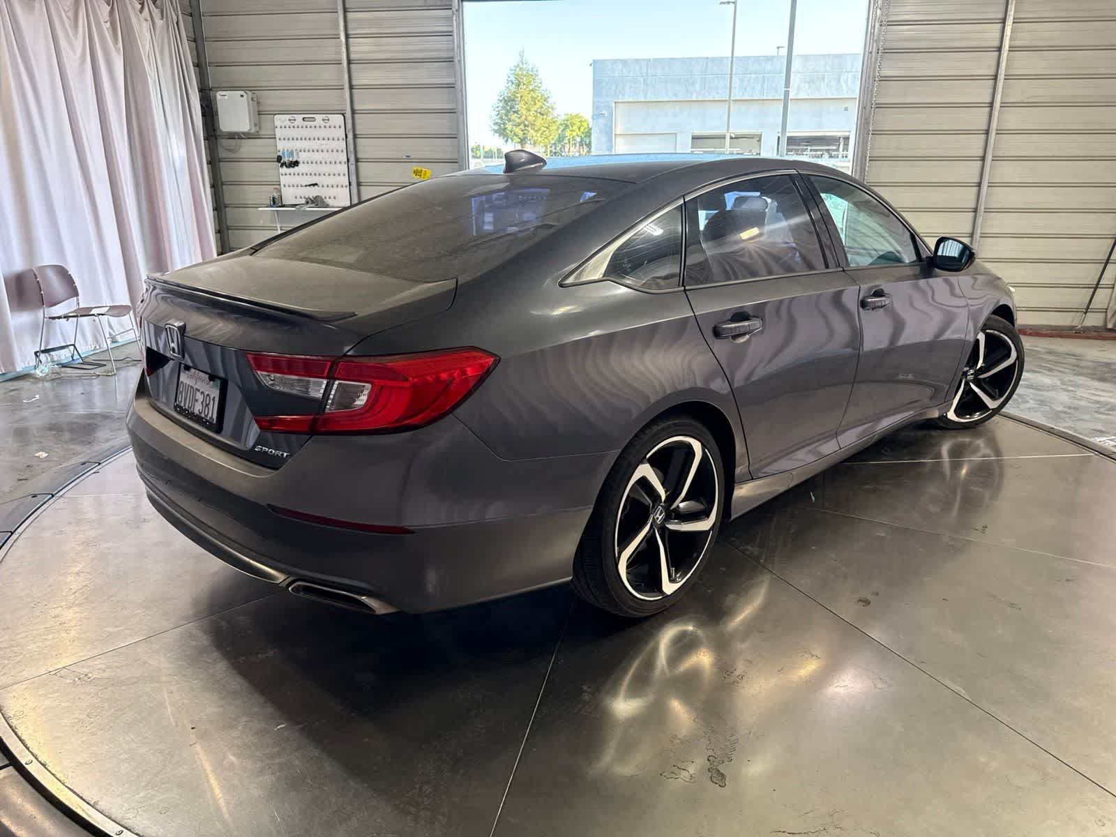 Used 2018 Honda Accord Sport image 4