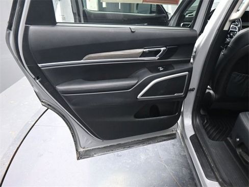 Used 2022 Kia Telluride EX w/ EX Premium Package image 15