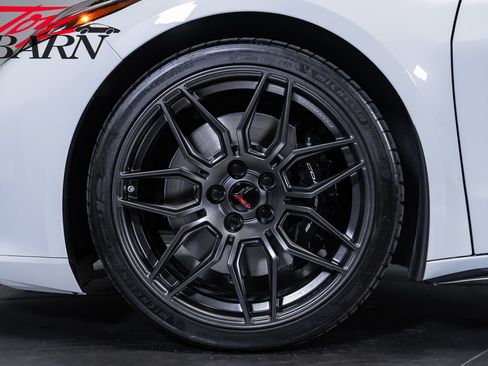 Used 2024 Chevrolet Corvette Z06 RWD image 24