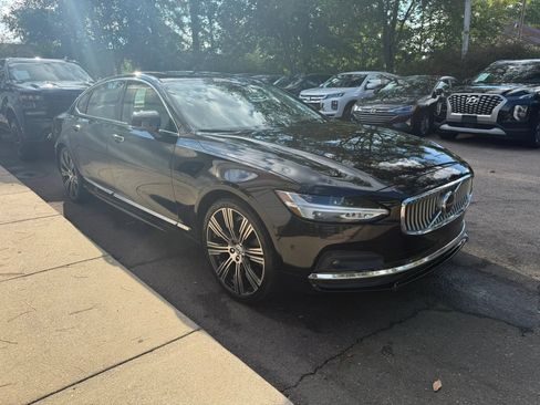 Used 2022 Volvo S90 B6 Inscription w/ Advanced Package AWD/4WD image 4