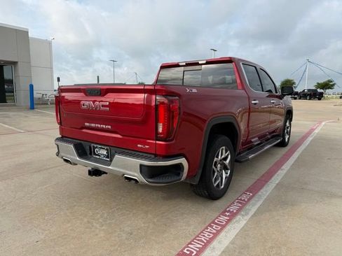 Used 2023 GMC Sierra 1500 SLT image 3