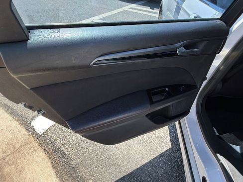 Used 2016 Ford Fusion SE image 22