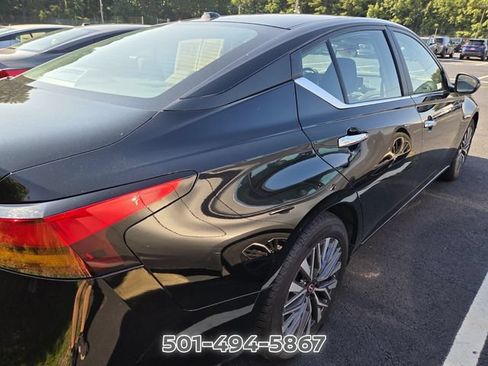 Used 2025 Nissan Altima 2.5 SV FWD image 9