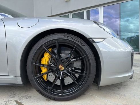 Used 2019 Porsche 911 Carrera 4S image 9