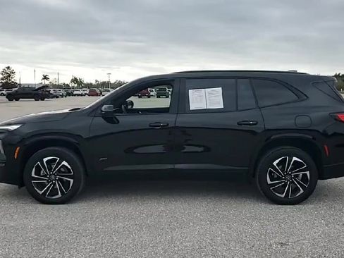Used 2025 Buick Enclave Sport Touring image 5