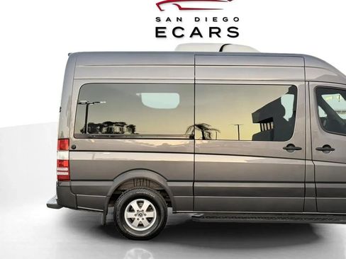 Used 2018 Mercedes-Benz Sprinter 2500 image 9
