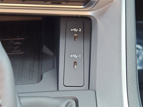 New 2025 Audi Q3 2.0T Premium image 10
