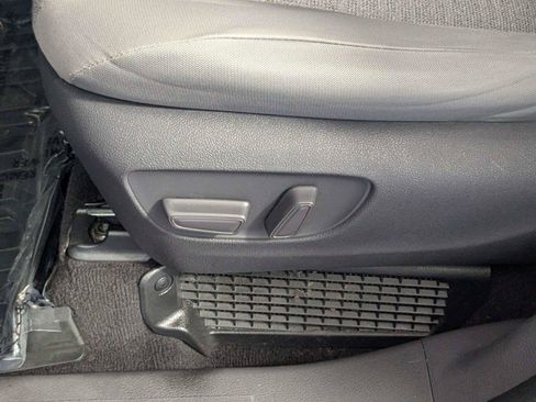 Used 2021 Toyota Sienna LE FWD image 14