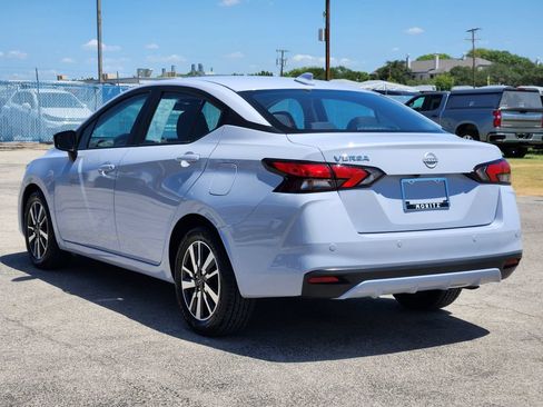 Used 2025 Nissan Versa SV FWD image 7