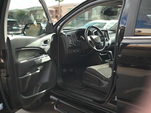 Used 2016 Chevrolet Colorado LT w/ Midnight Edition image 7