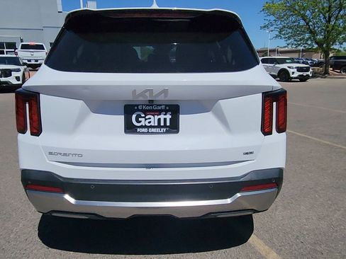 Used 2024 Kia Sorento S AWD/4WD image 41