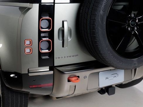 Used 2021 Land Rover Defender 90 X image 28