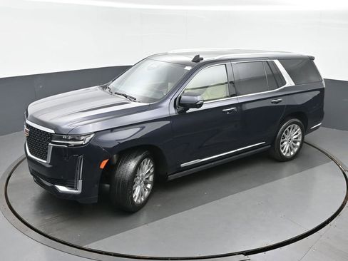 Used 2021 Cadillac Escalade Premium Luxury w/ Driver Assist Tech Package AWD/4WD image 38