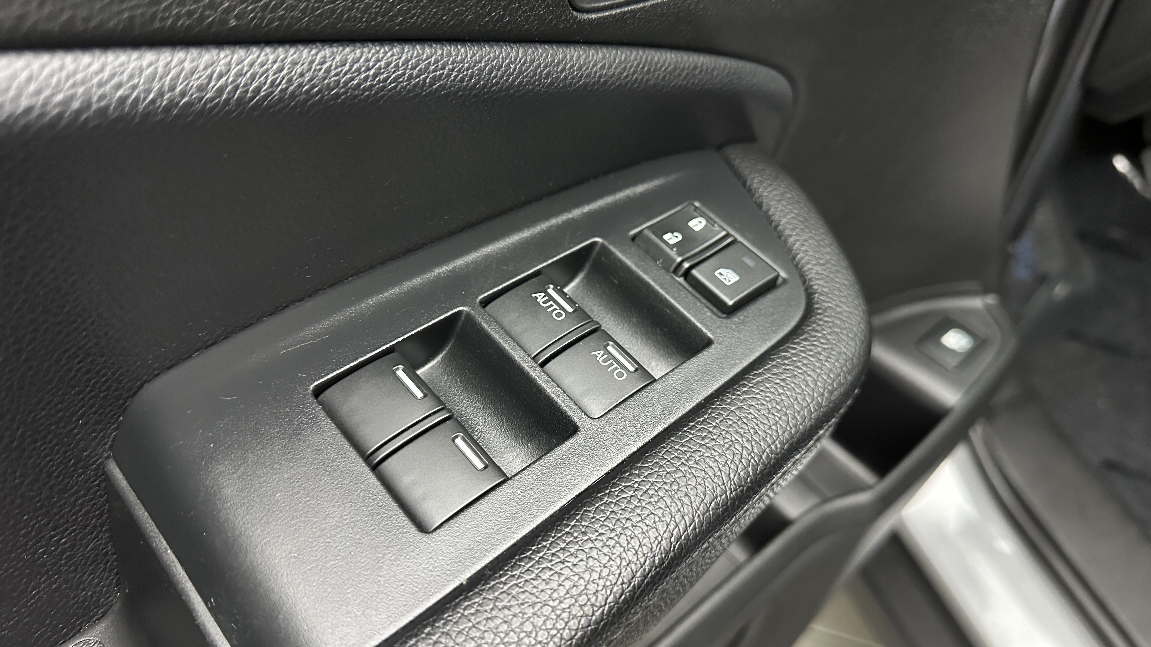 Used 2022 Honda Pilot Sport image 13