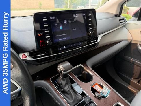 Used 2023 Toyota Sienna XLE AWD/4WD image 26