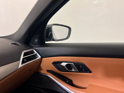 Used 2025 BMW 330i Sedan w/ Premium Package RWD image 30