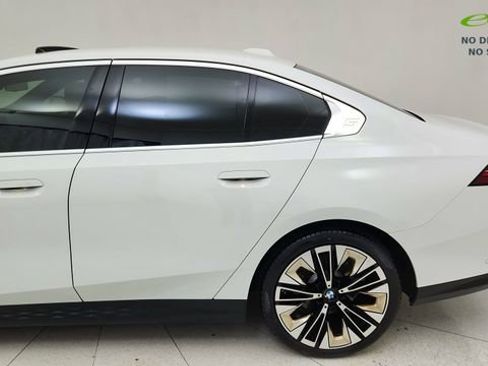 Used 2025 BMW 530i RWD image 11