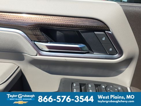New 2026 Chevrolet Silverado 2500 LT w/ Z71 Chrome Sport Edition AWD/4WD image 14