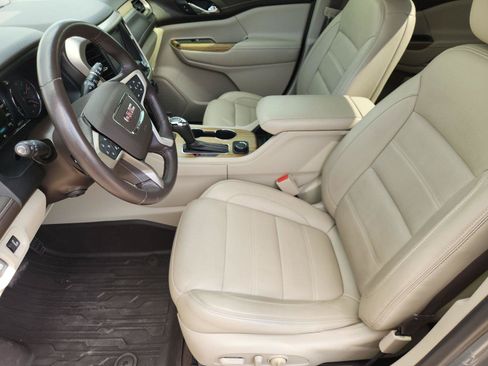 Used 2019 GMC Acadia Denali w/ Technology Package FWD image 20
