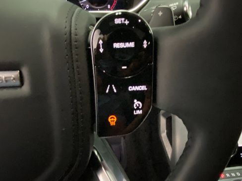 Used 2020 Land Rover Range Rover Long Wheelbase HSE image 13