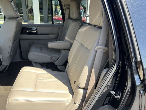 Used 2015 Lincoln Navigator 4WD image 8