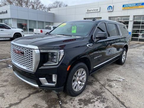 Used 2021 GMC Yukon XL Denali w/ Advanced Technology Package image 11