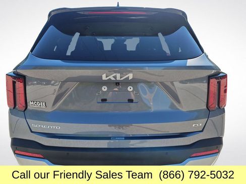 Used 2024 Kia Sorento S AWD/4WD image 5