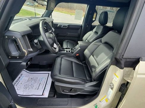 New 2025 Ford Bronco Badlands image 15