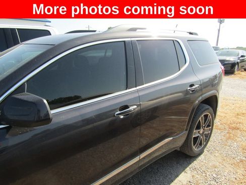 Used 2017 GMC Acadia Denali w/ Technology Package AWD/4WD image 2