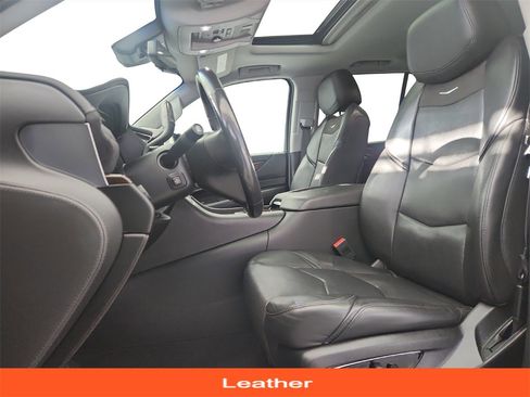 Used 2019 Cadillac Escalade Luxury image 11