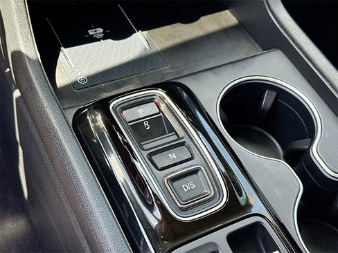 Used 2023 Honda Pilot Touring image 16