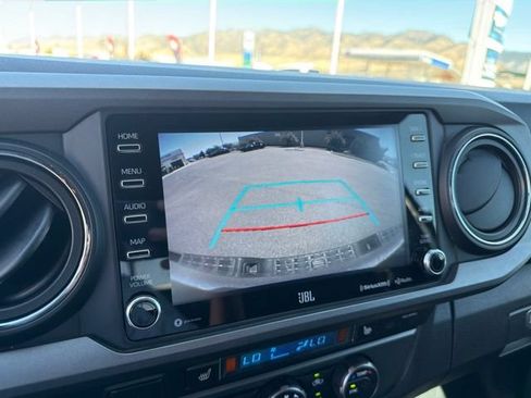 Used 2020 Toyota Tacoma TRD Off-Road w/ TRD Premium Off Road Package AWD/4WD image 23