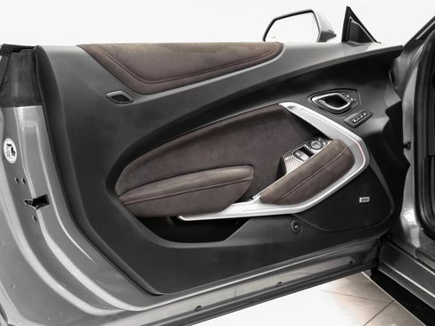 Used 2020 Chevrolet Camaro ZL1 image 36