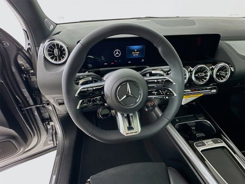 New 2026 Mercedes-Benz GLA 35 AMG 4MATIC image 12