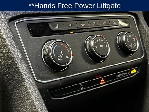 Used 2023 Volkswagen Atlas Cross Sport SE image 9