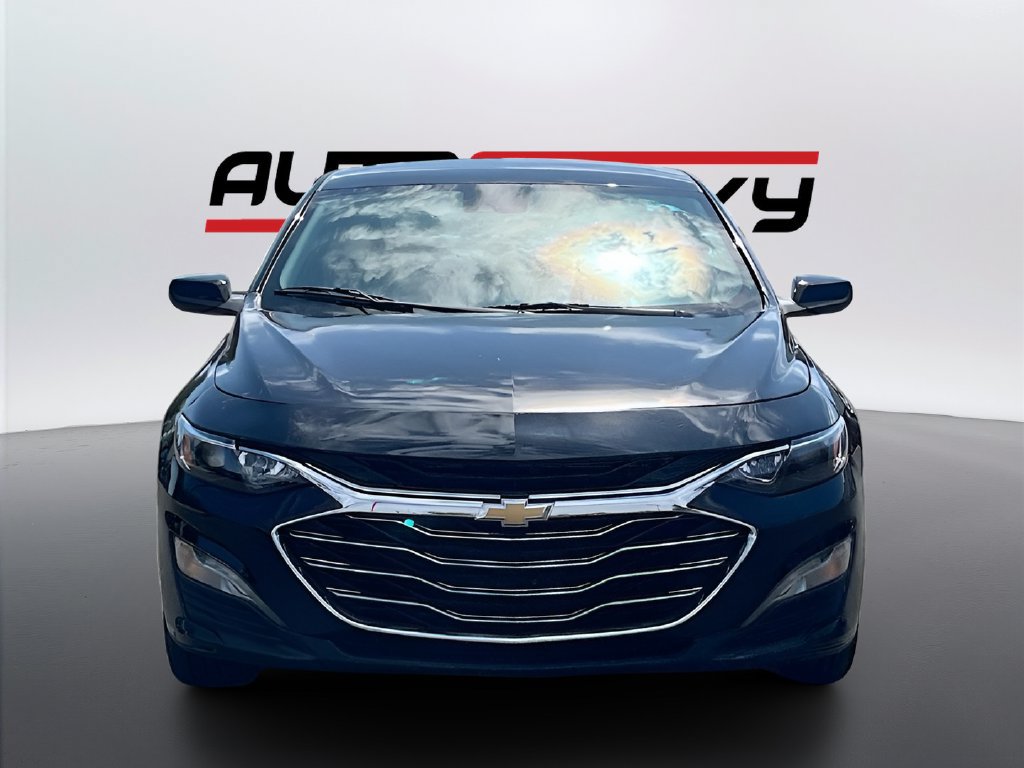 Used 2024 Chevrolet Malibu LT FWD image 2