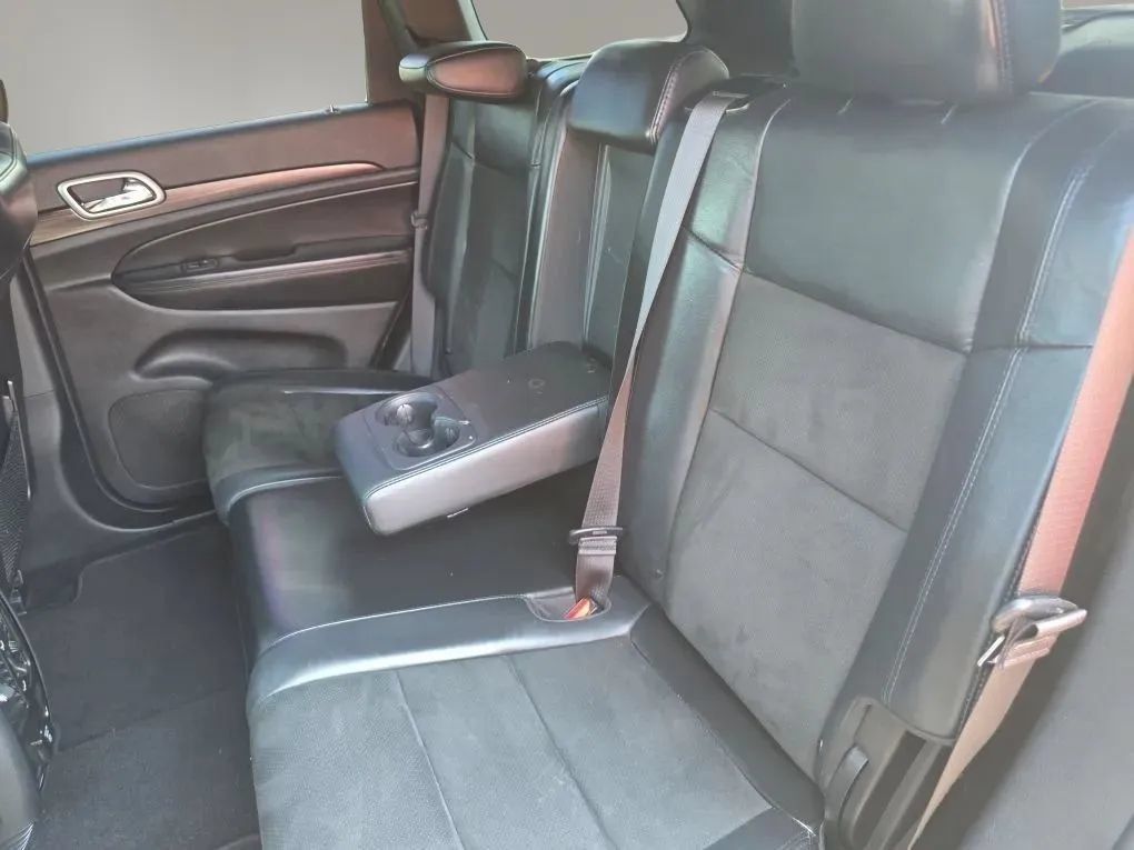 Used 2019 Jeep Grand Cherokee Altitude AWD/4WD image 43